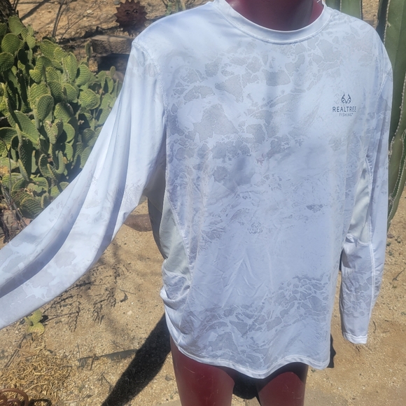 Realtree Fishing Long Sleeve Lightweight Shirt - Picture 3 of 4